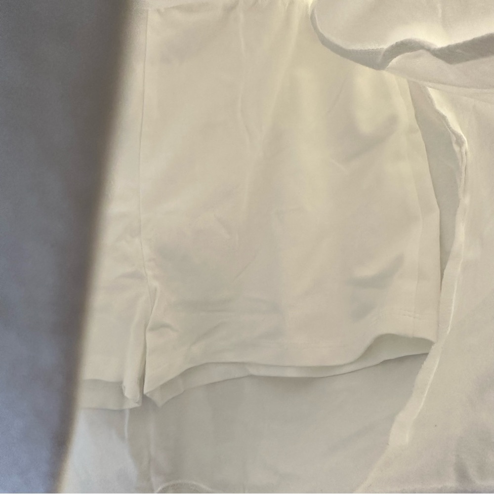 ASOS DESIGN Petite Split Front Tennis Skort in White - Picture 3 of 5